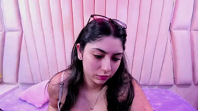 Snapshot of Lucy_Anall_ chatting on 11.26.25 Lucy Anall online show from 11.26.25