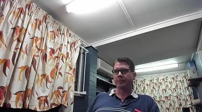 Snapshot of tilobinder chatting on 03.10.25 tilobinder online show from 03.10.25