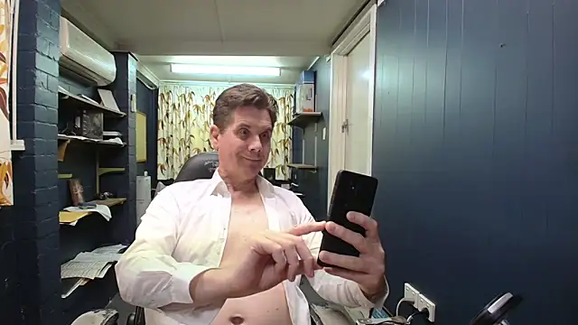 tilobinder online show from 03.14.26