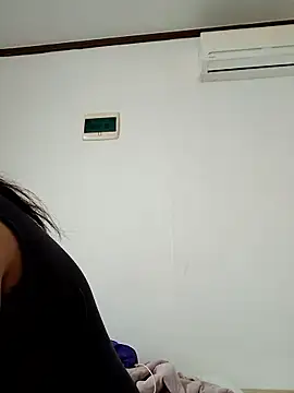 Snapshot of hello098712 chatting on 11.18.25 hello098712 online show from 11.18.25