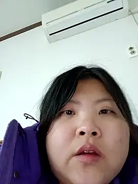 Snapshot of hello098712 chatting on 12.03.25 hello098712 online show from 12.03.25