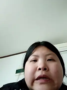 Snapshot of hello098712 chatting on 12.15.25 hello098712 online show from 12.15.25