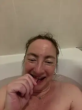 LouiseTswing online show from 01.08.25