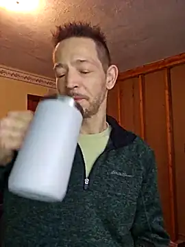 Snapshot of MasterForgedRayy chatting on 02.10.25 MasterForgedRayy online show from 02.10.25