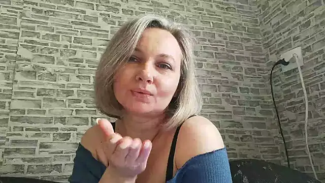 EdithManning online show from 03.10.25