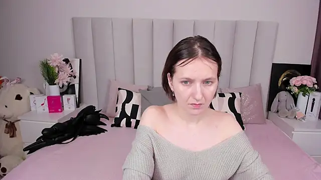 MiaKarlos online show from 05.03.26