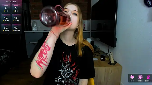 princessaalicc online show from 02.28.25