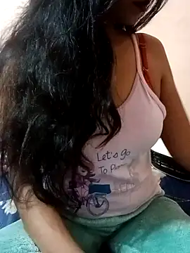 Snapshot of maftel chatting on 12.22.24 maftel online show from 12.22.24