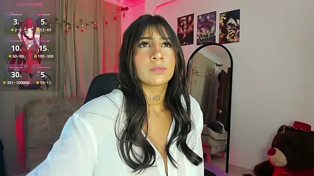 Snapshot of DRACARYSS_ chatting on 10.30.25 DRACARYSS online show from 10.30.25