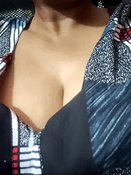 Hot-Anuska online show from 10.18.25