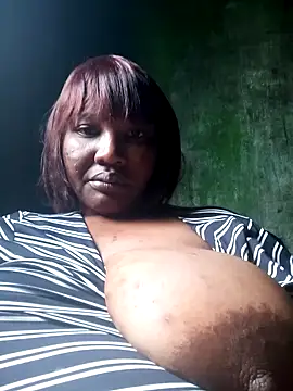 Snapshot of chubbydoll122 chatting on 09.27.25 chubbydoll122 online show from 09.27.25