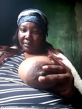 Snapshot of chubbydoll122 chatting on 09.29.25 chubbydoll122 online show from 09.29.25