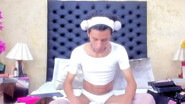 Snapshot of NahomiWhitel chatting on 11.27.25 NahomiWhitel online show from 11.27.25