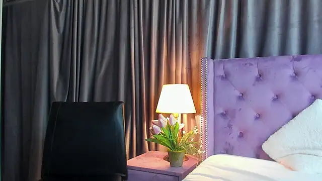 JulietShy online show from 12.27.24