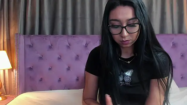 JulietShy online show from 01.16.25