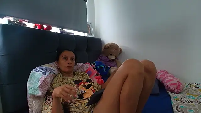 Snapshot of gracekelly12 chatting on 10.23.25 gracekelly12 online show from 10.23.25