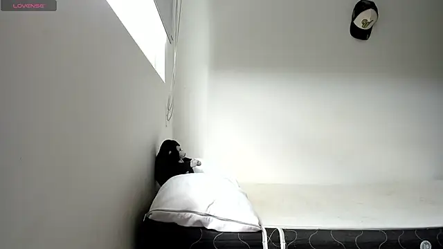 Snapshot of gracekelly12 chatting on 11.28.25 gracekelly12 online show from 11.28.25