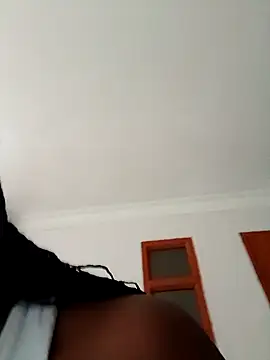 Snapshot of kharoll chatting on 12.22.24 kharoll online show from 12.22.24