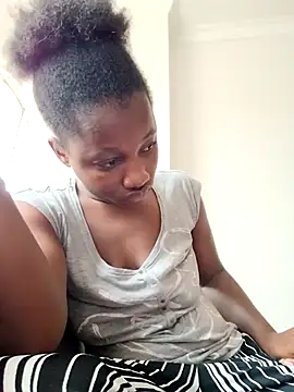 Snapshot of kharoll chatting on 03.14.25 kharoll online show from 03.14.25