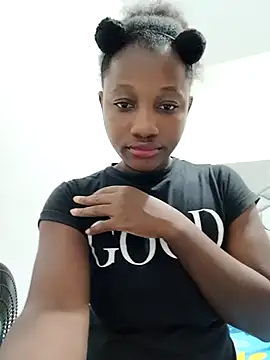 Snapshot of kharoll chatting on 03.22.25 kharoll online show from 03.22.25