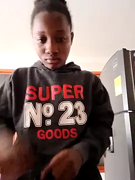 Snapshot of kharoll chatting on 09.18.25 kharoll online show from 09.18.25