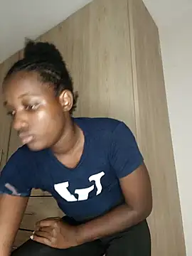 Snapshot of kharoll chatting on 11.13.25 kharoll online show from 11.13.25