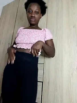 Snapshot of kharoll chatting on 11.15.25 kharoll online show from 11.15.25