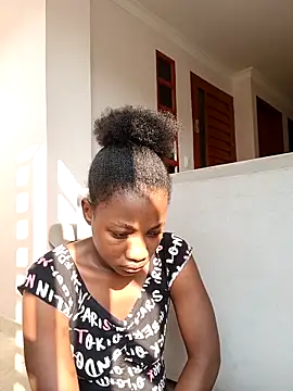 Snapshot of kharoll chatting on 11.22.25 kharoll online show from 11.22.25