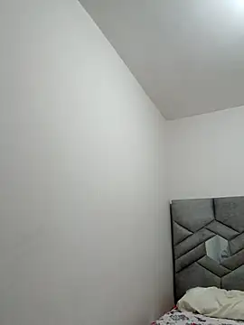 Snapshot of kharoll chatting on 12.13.25 kharoll online show from 12.13.25