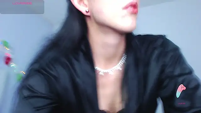 Snapshot of Thalia-megg chatting on 12.14.24 Thalia-megg online show from 12.14.24