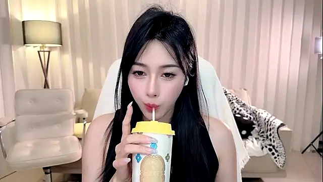 K-moumou online show from 09.26.25