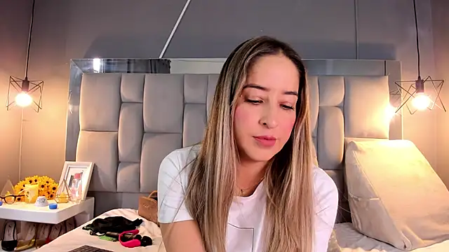 Snapshot of AliceSteel12 chatting on 01.25.25 AliceSteel12 online show from 01.25.25