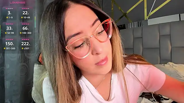 Snapshot of AliceSteel12 chatting on 10.10.25 AliceSteel12 online show from 10.10.25