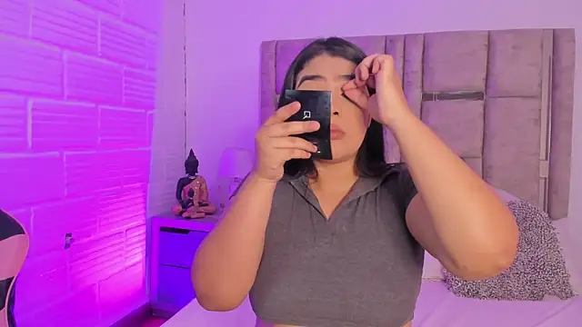 EmmaBecket2 online show from 11.19.25