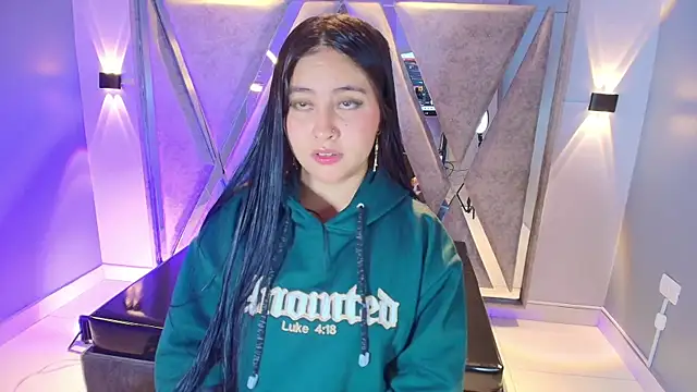 Snapshot of Annie9_ chatting on 12.19.25 Annie9 online show from 12.19.25