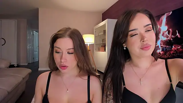 Snapshot of hannah_x_x_ chatting on 10.05.25 hannah x x  online show from 10.05.25