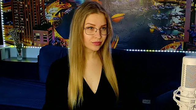 Snapshot of pusyavykusya chatting on 02.05.25 pusyavykusya online show from 02.05.25