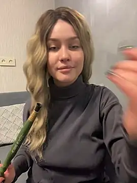 KikiWatson online show from 12.15.24