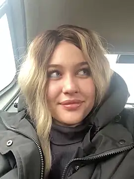 KikiWatson online show from 12.17.24