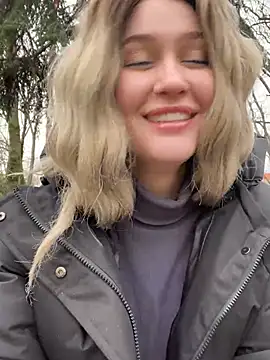 KikiWatson online show from 12.17.24