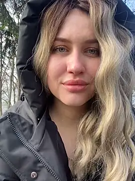 KikiWatson online show from 12.19.24