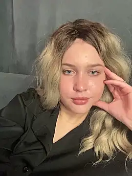 KikiWatson online show from 12.29.24