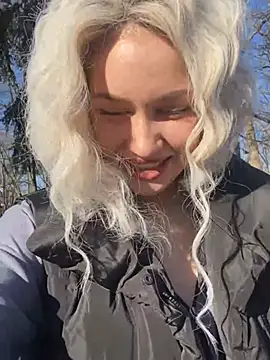 KikiWatson online show from 01.10.25