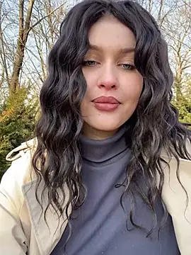 KikiWatson online show from 02.12.25