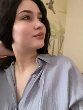 KikiWatson online show from 02.24.25