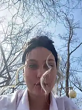 KikiWatson online show from 03.10.25