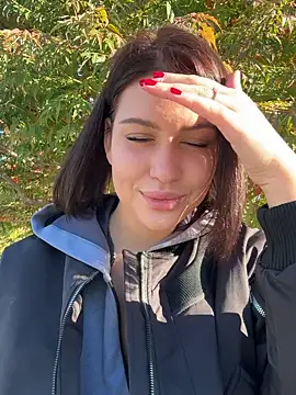 KikiWatson online show from 09.27.25