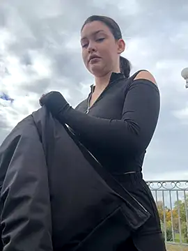 KikiWatson online show from 10.25.25