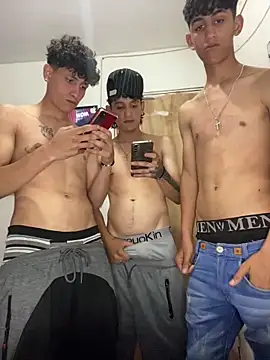 LatinBoysxxx online show from 01.23.25