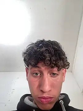 LatinBoysxxx online show from 04.15.26